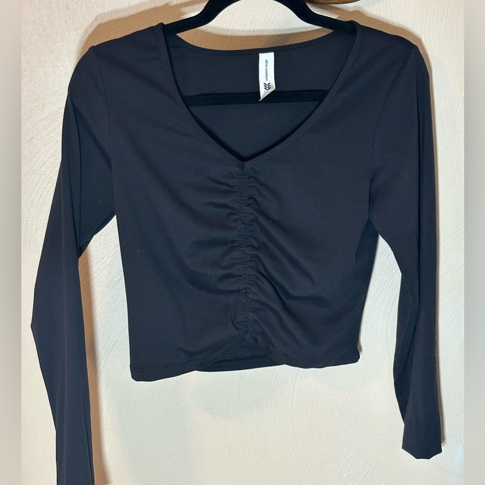 Long sleeve athletic shirt